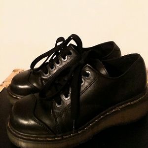 Dr. Martens Air Wair Size 5 (USA 7)